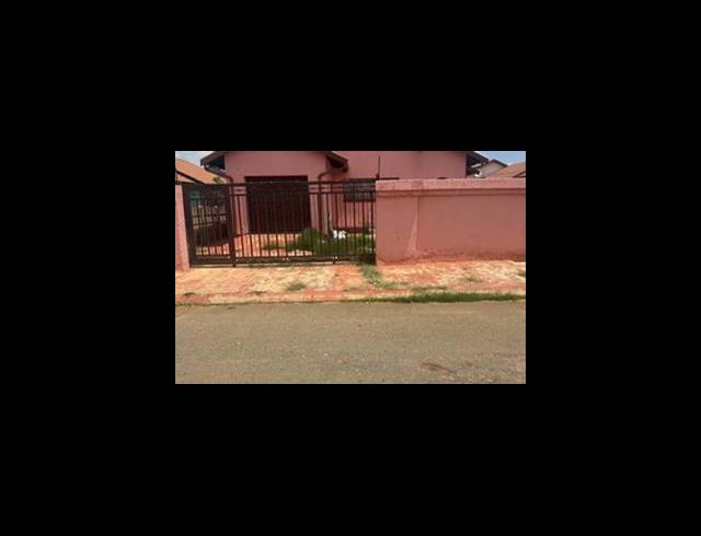 3 BEDROOM HOUSE FOR SALE IN SILUMA VIEW